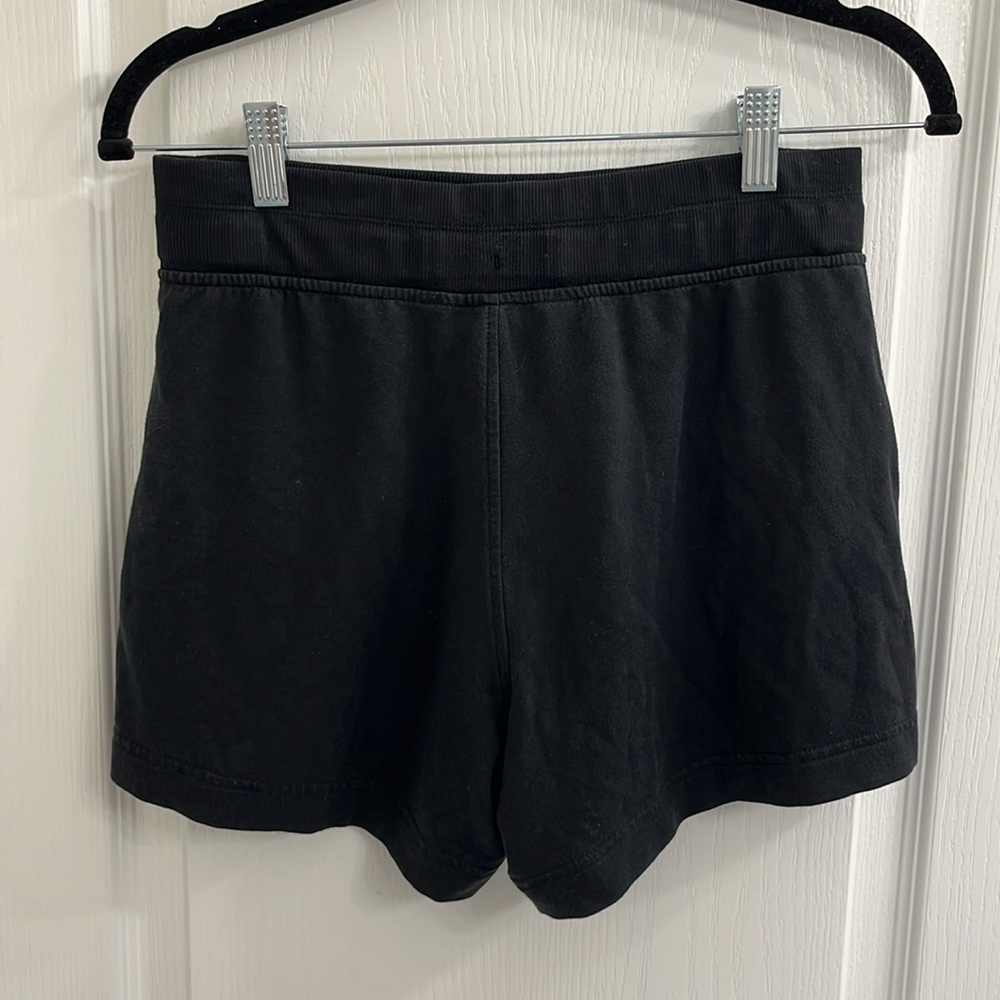 Athleta Balance 4” Shorts Women’s Black Everyday Casual Shorts - Picture 5 of 6